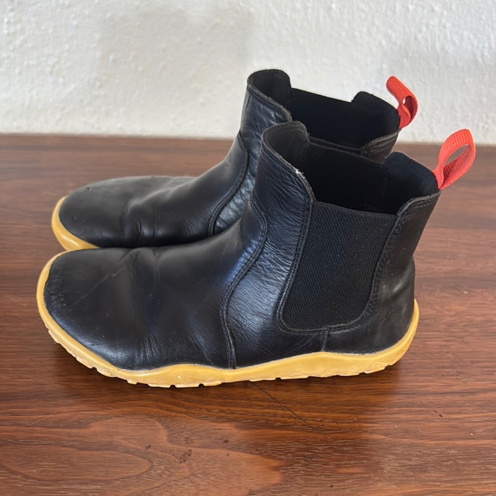 Vivo Barefoot Kids Black and Tan Boots - Picture 3 of 9